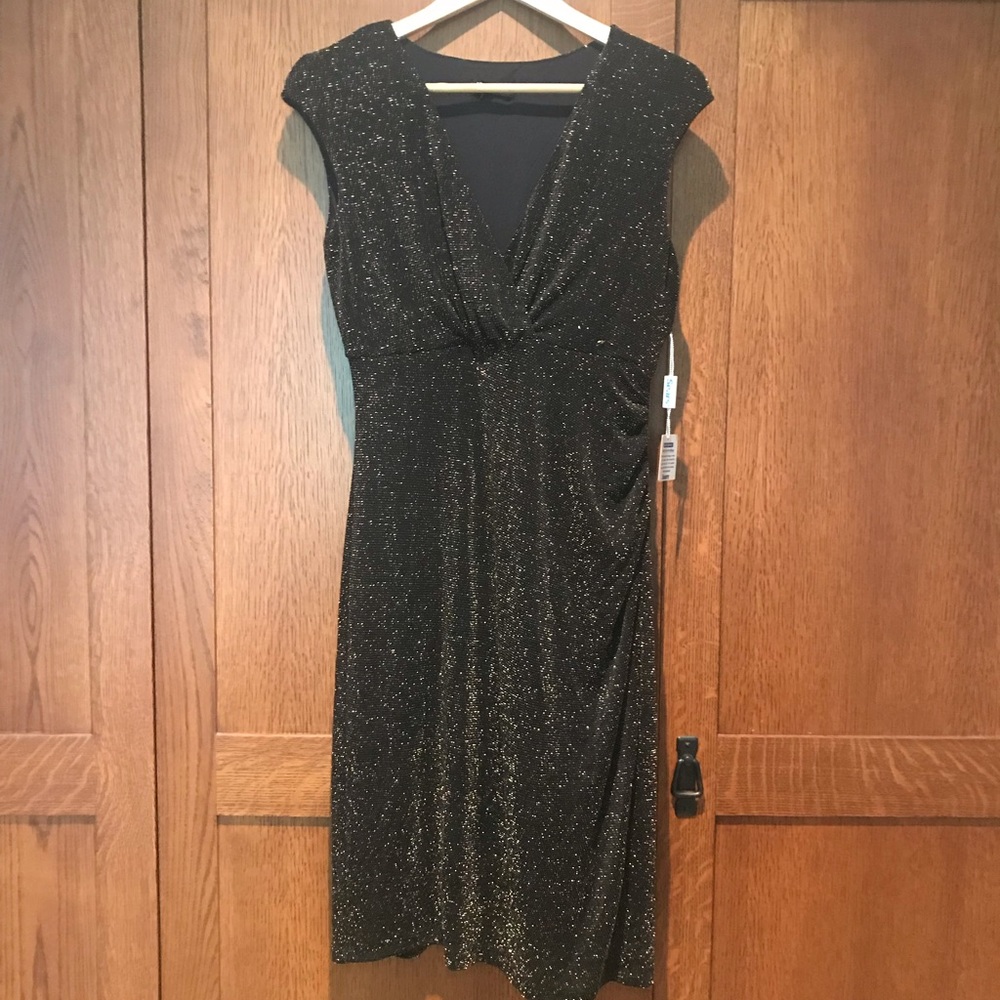 Jessica metallic gold black v-neck dress